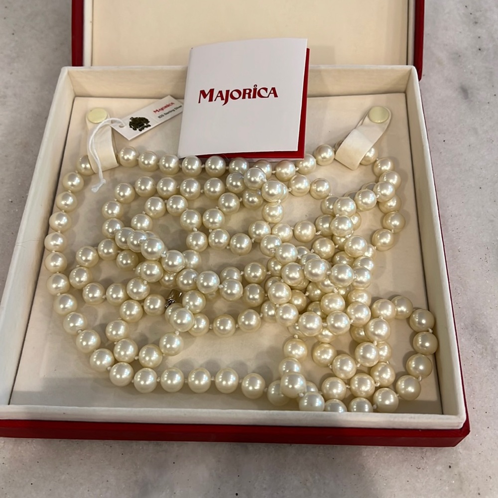 Majorica pearl necklace new with tags and box